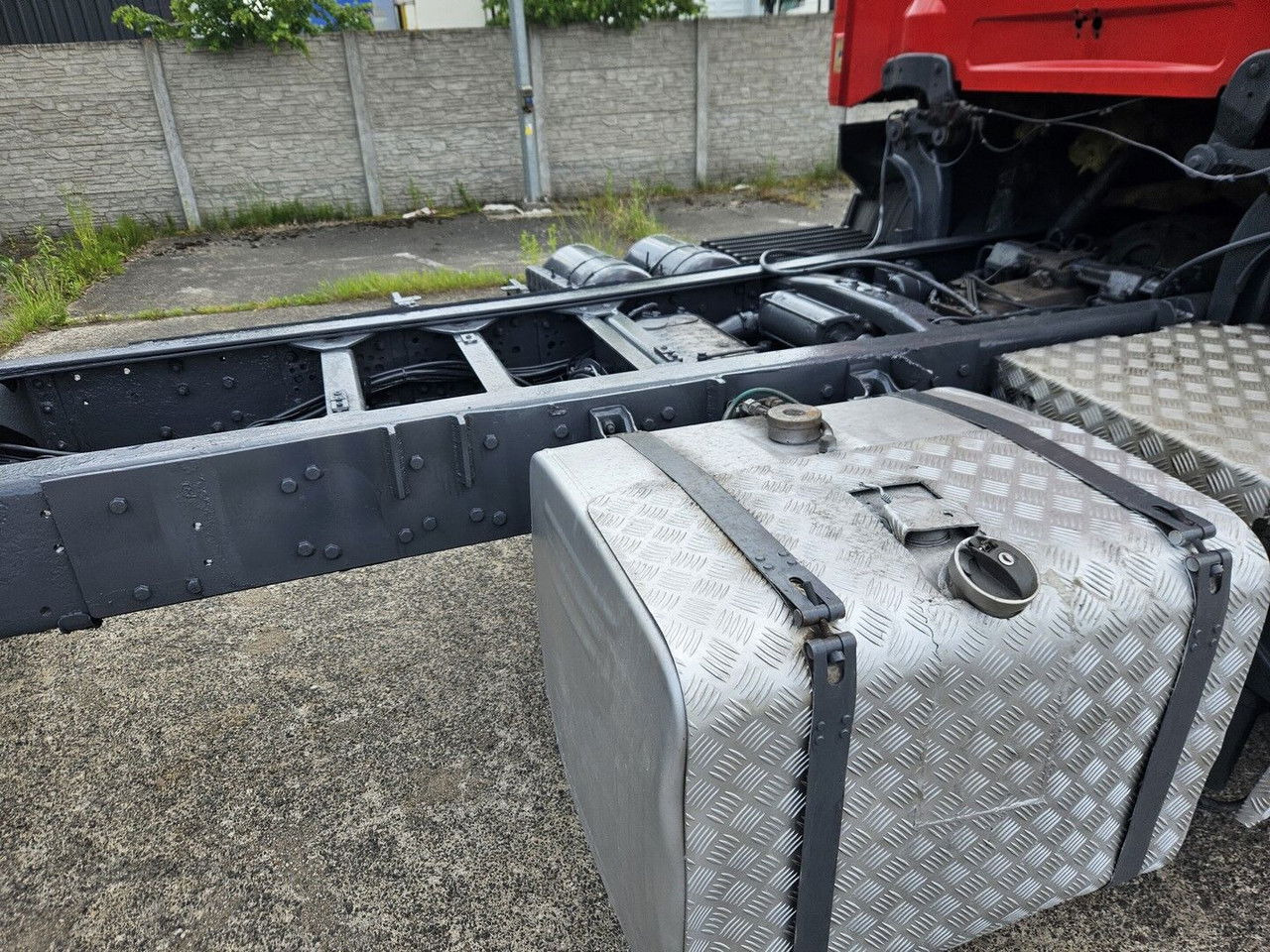 Scania 144 530 - 6x4 - full spring - retarder - Šasija kravas automašīna: foto 3 Scania 144 530 - 6x4 - full spring - retarder - Šasija kravas automašīna: foto 3