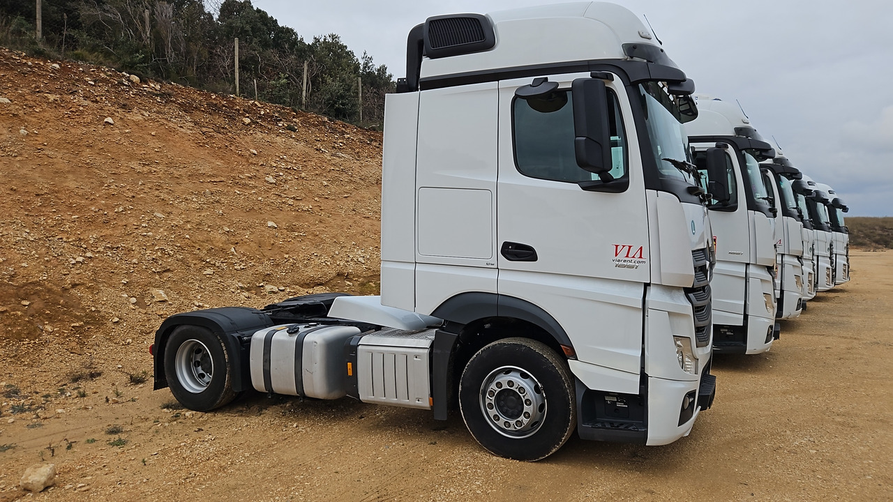 Vilcējs Mercedes-Benz Actros 1851: foto 7