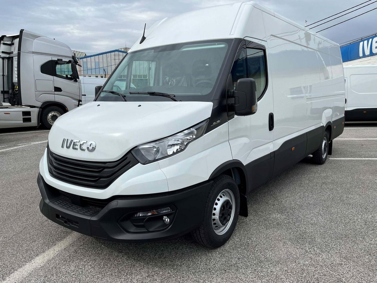 Iveco DAILY VAN, 3.0 D 176k, 35S18H V Evolution H2 - Kravas mikroautobuss: foto 1 Iveco DAILY VAN, 3.0 D 176k, 35S18H V Evolution H2 - Kravas mikroautobuss: foto 1