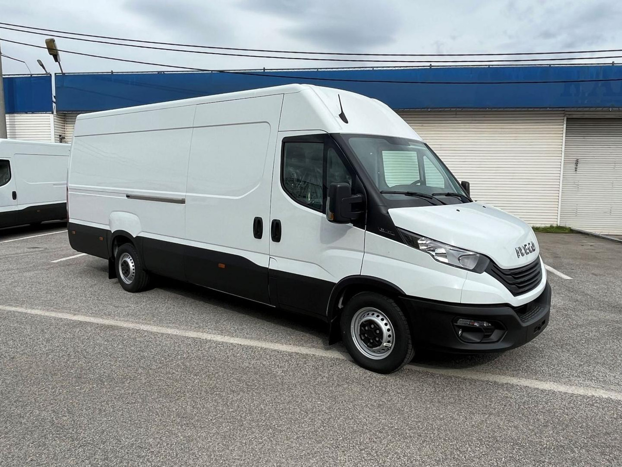 Iveco DAILY VAN, 3.0 D 176k, 35S18H V Evolution H2 - Kravas mikroautobuss: foto 4 Iveco DAILY VAN, 3.0 D 176k, 35S18H V Evolution H2 - Kravas mikroautobuss: foto 4
