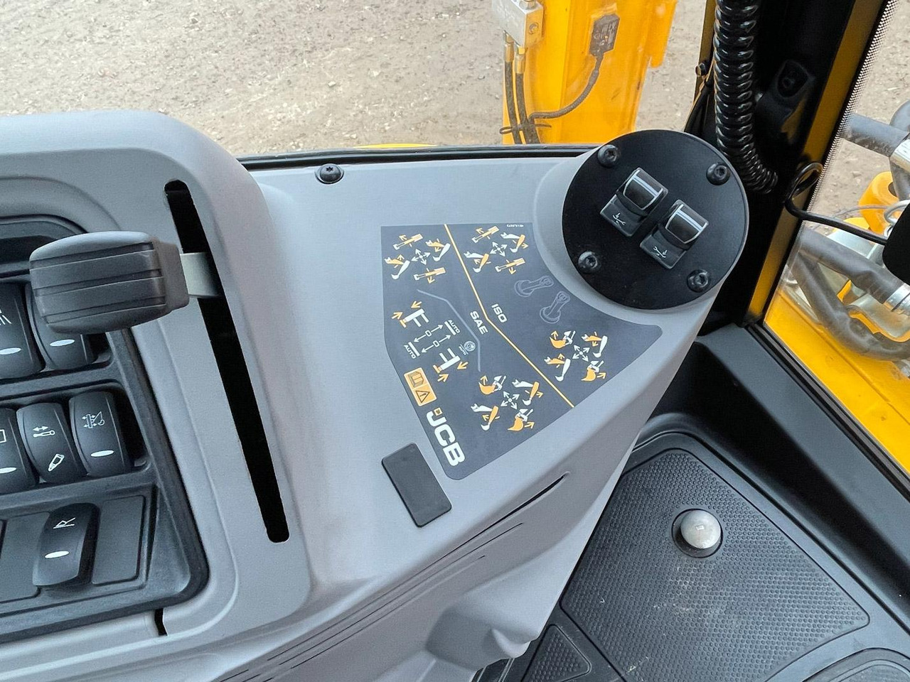 Ekskavators-iekrāvējs JCB 4CX, PRO, AEC: foto 19 Ekskavators-iekrāvējs JCB 4CX, PRO, AEC: foto 19