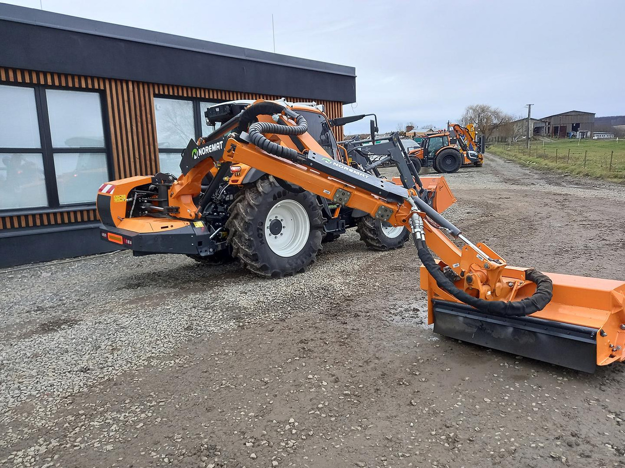 Lintrac Linder, Perkins, 90 - Traktors: foto 4 Lintrac Linder, Perkins, 90 - Traktors: foto 4
