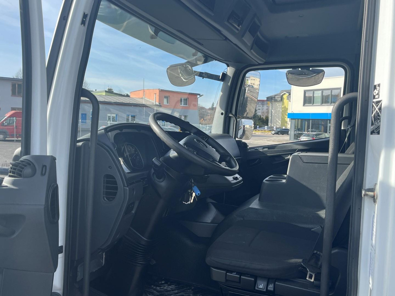Bortu kravas automašīna/ Platforma, Kravas auto ar manipulatoru Mercedes truck ATEGO, 1527, Crane HMF 1120 - K5: foto 17