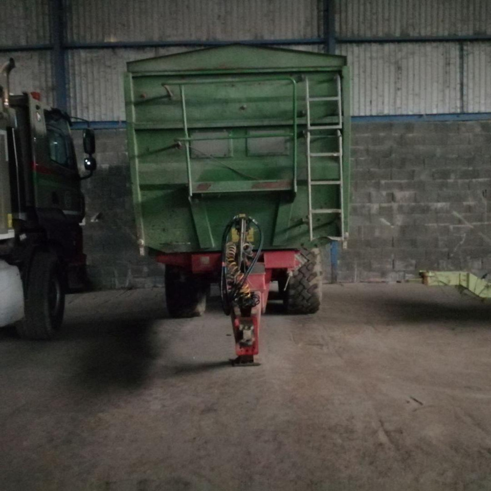 Pronar T, Traktorový náves, 669/1 - Lauksaimniecības piekabe-pašizgāzējs: foto 4 Pronar T, Traktorový náves, 669/1 - Lauksaimniecības piekabe-pašizgāzējs: foto 4