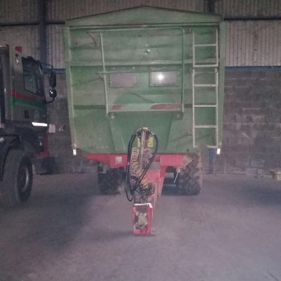 Pronar T, Traktorový náves, 669/1 - Lauksaimniecības piekabe-pašizgāzējs: foto 5 Pronar T, Traktorový náves, 669/1 - Lauksaimniecības piekabe-pašizgāzējs: foto 5