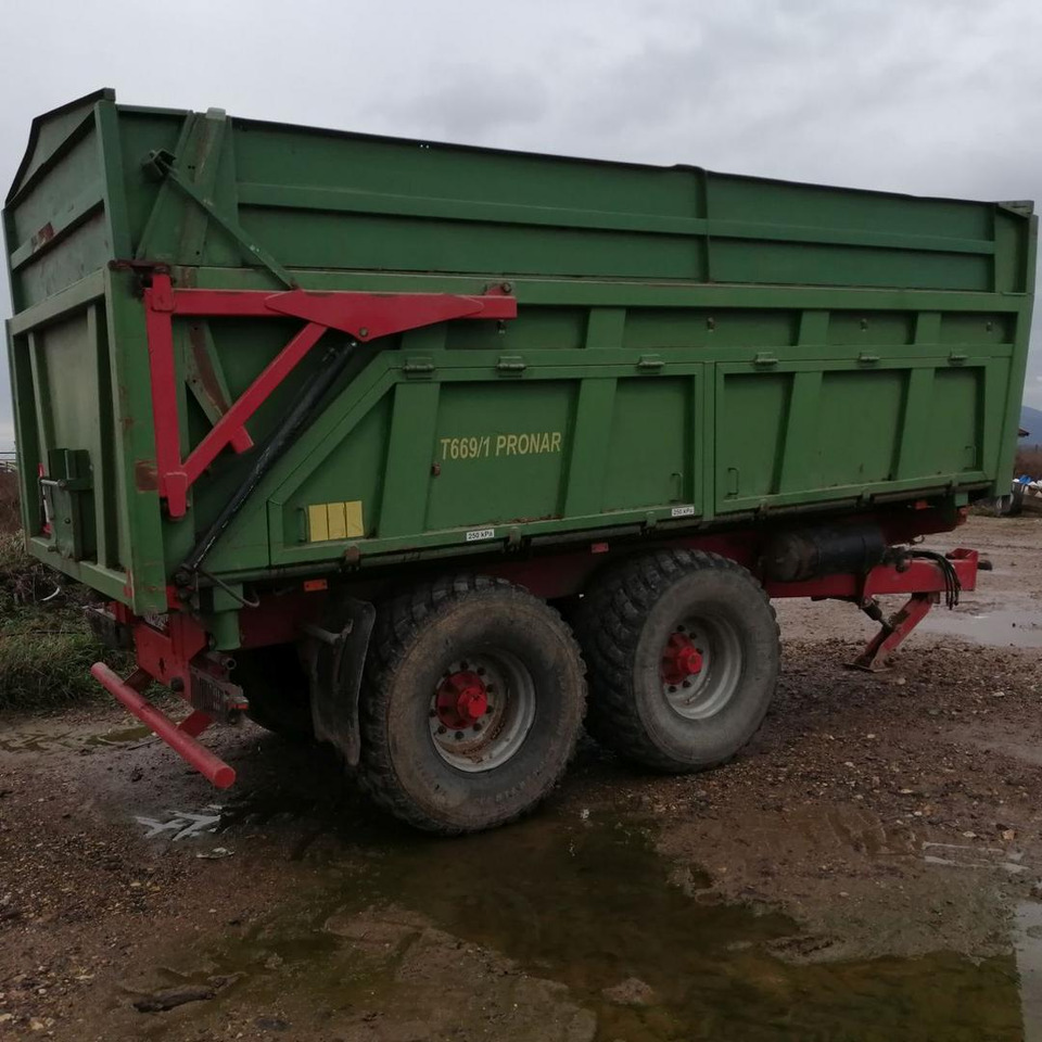 Pronar T, Traktorový náves, 669/1 - Lauksaimniecības piekabe-pašizgāzējs: foto 3 Pronar T, Traktorový náves, 669/1 - Lauksaimniecības piekabe-pašizgāzējs: foto 3