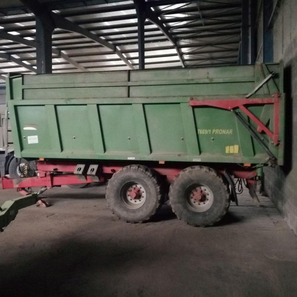 Pronar T, Traktorový náves, 669/1 - Lauksaimniecības piekabe-pašizgāzējs: foto 1 Pronar T, Traktorový náves, 669/1 - Lauksaimniecības piekabe-pašizgāzējs: foto 1