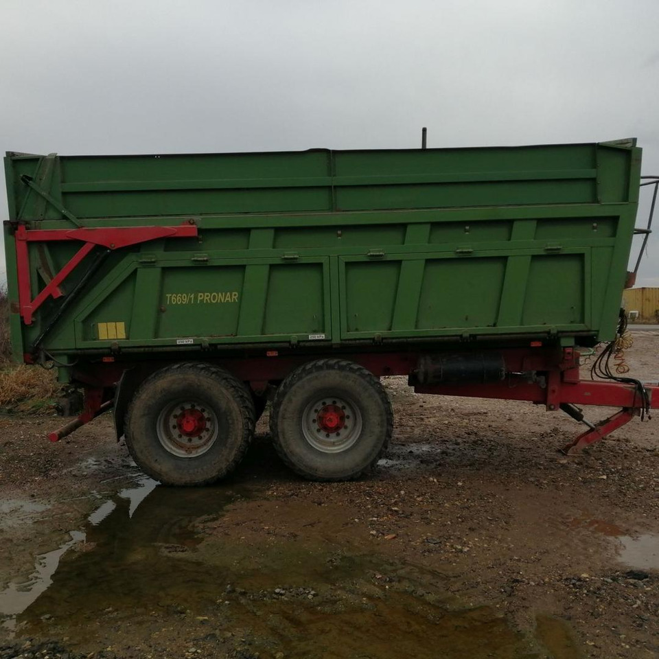 Pronar T, Traktorový náves, 669/1 - Lauksaimniecības piekabe-pašizgāzējs: foto 2 Pronar T, Traktorový náves, 669/1 - Lauksaimniecības piekabe-pašizgāzējs: foto 2