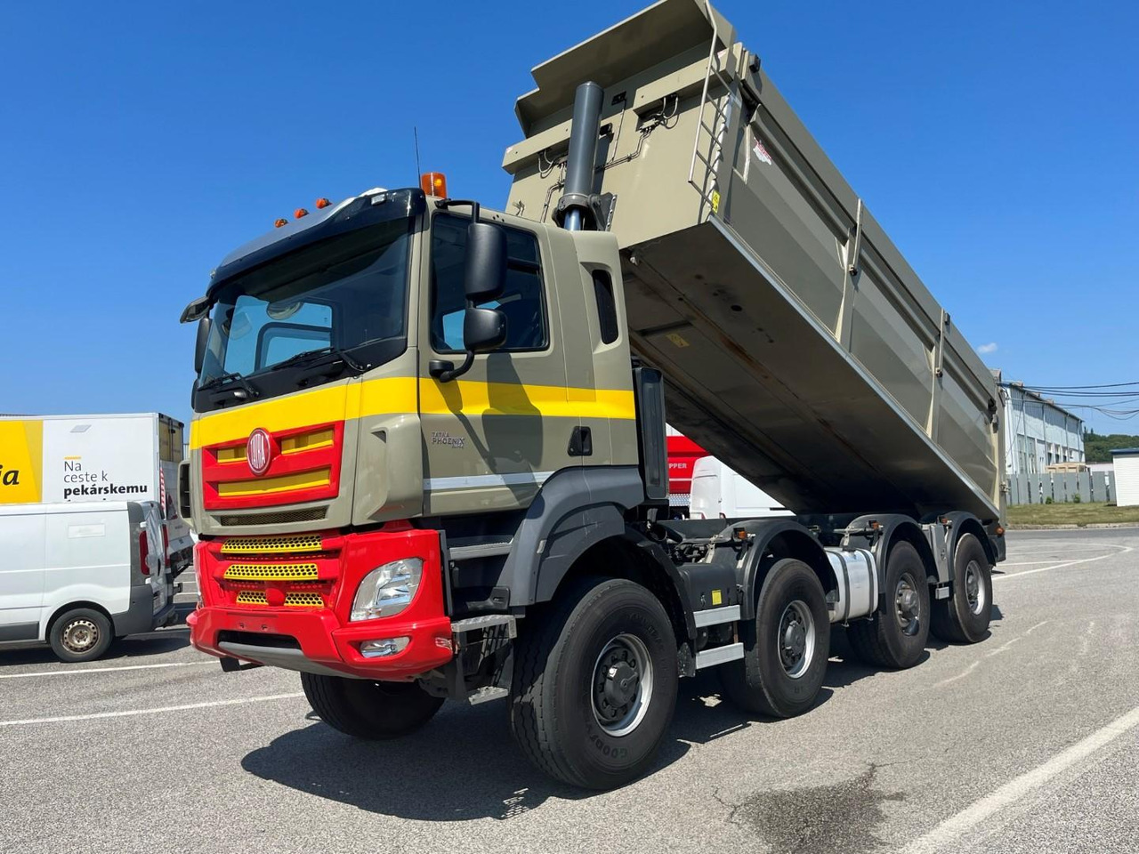 Tatra Phoenix 8x8 jednostranný sklápač, rv 2019, Sklápač S1 - Kravas automašīna pašizgāzējs: foto 2 Tatra Phoenix 8x8 jednostranný sklápač, rv 2019, Sklápač S1 - Kravas automašīna pašizgāzējs: foto 2