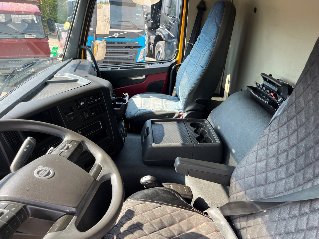 Kravas automašīna pašizgāzējs, Kravas auto ar manipulatoru VOLVO FMX 460,  8x4, 2017, HIAB 188: foto 32