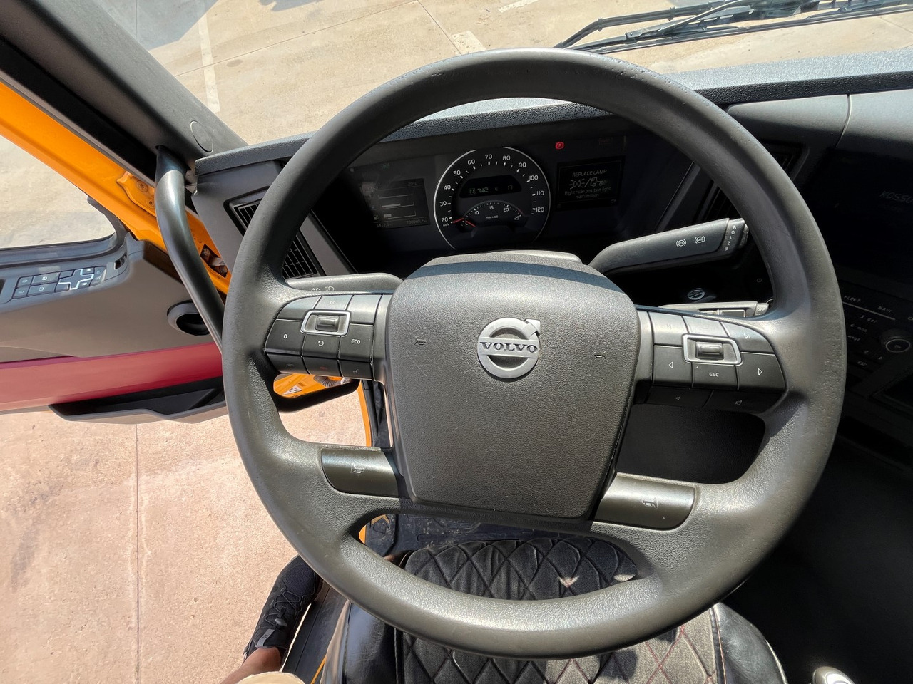 Kravas automašīna pašizgāzējs, Kravas auto ar manipulatoru VOLVO FMX 460,  8x4, 2017, HIAB 188: foto 28