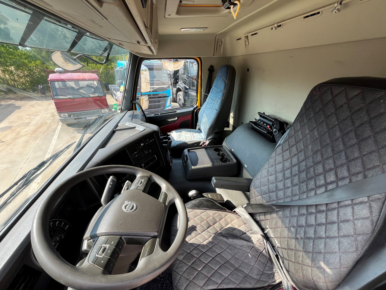 Kravas automašīna pašizgāzējs, Kravas auto ar manipulatoru VOLVO FMX 460,  8x4, 2017, HIAB 188: foto 33