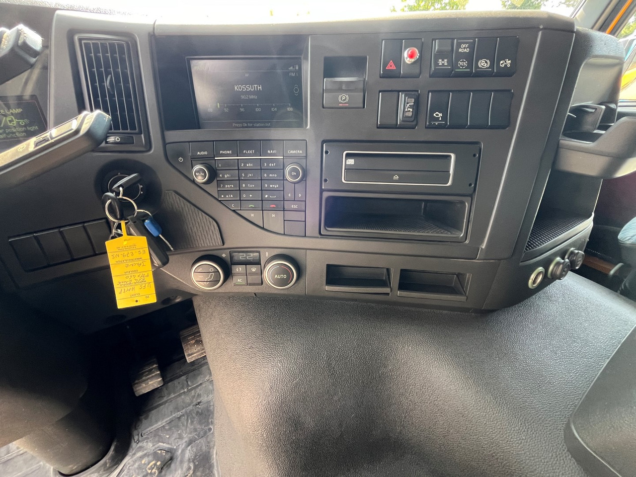 Kravas automašīna pašizgāzējs, Kravas auto ar manipulatoru VOLVO FMX 460,  8x4, 2017, HIAB 188: foto 27