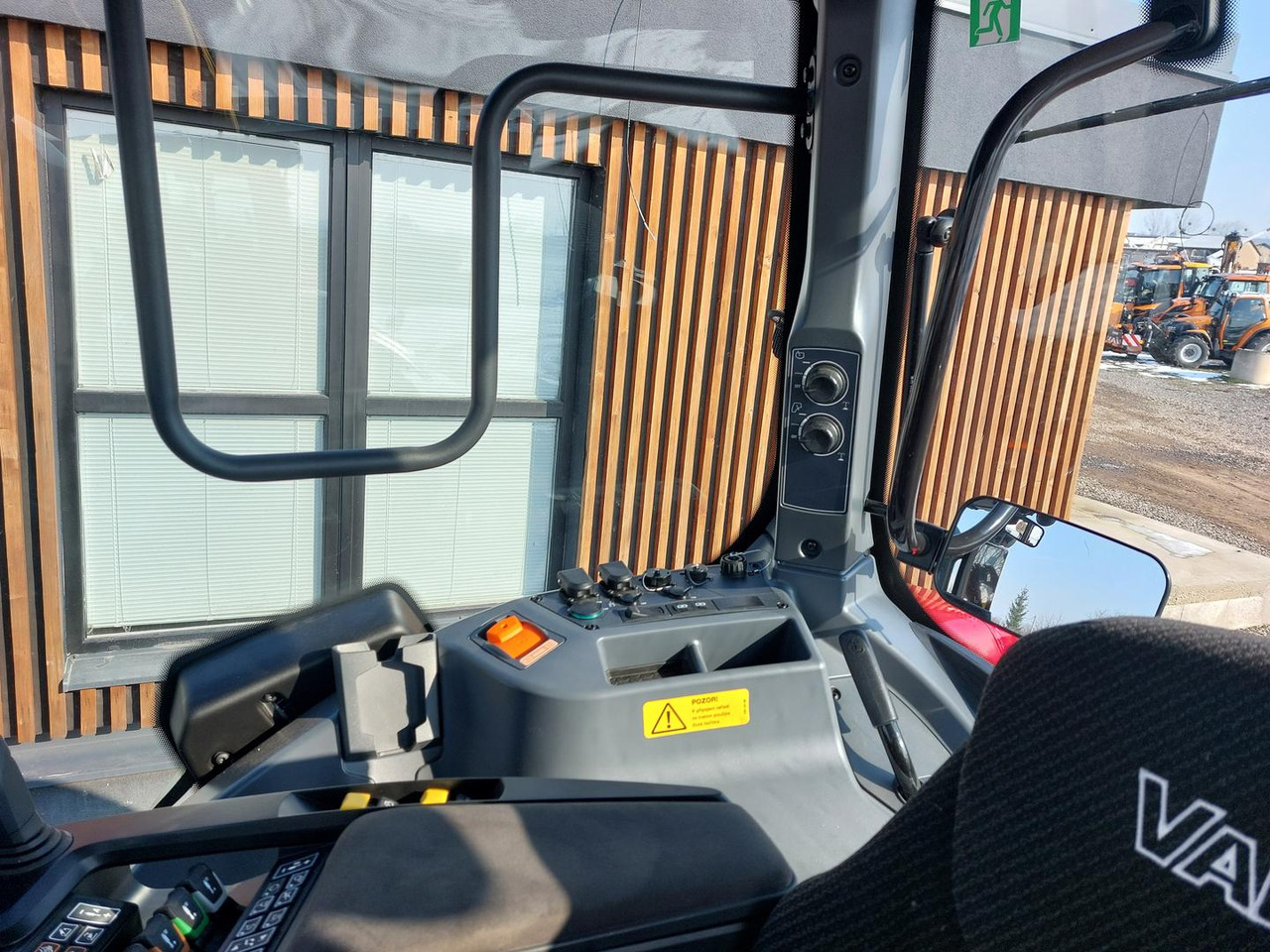 Valtra T, 74 LFTN D5, 235 D līzingu Valtra T, 74 LFTN D5, 235 D: foto 6