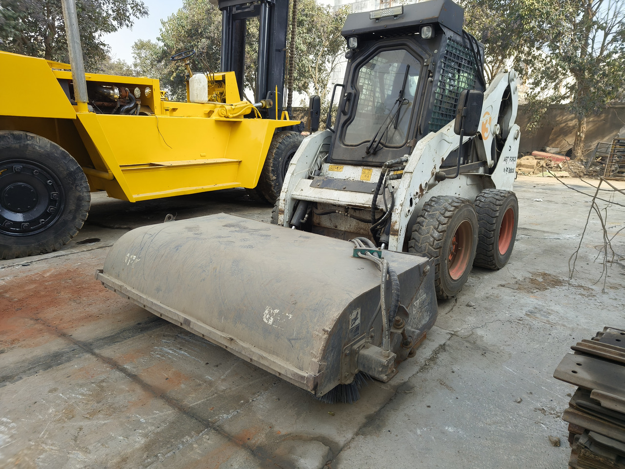 BOBCAT s18 skid steer loader - Kompaktiekrāvējs: foto 1 BOBCAT s18 skid steer loader - Kompaktiekrāvējs: foto 1
