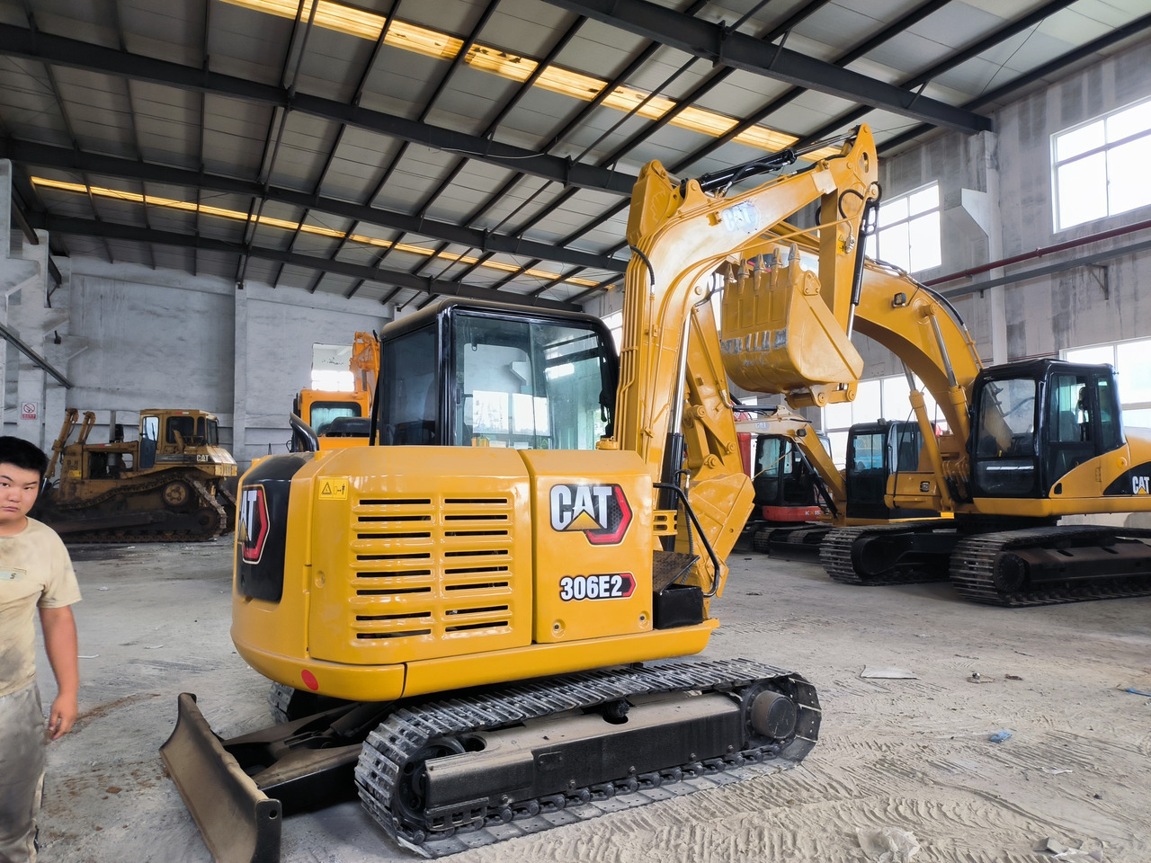 CATERPILLAR 306E - Mini-ekskavators: foto 1 CATERPILLAR 306E - Mini-ekskavators: foto 1