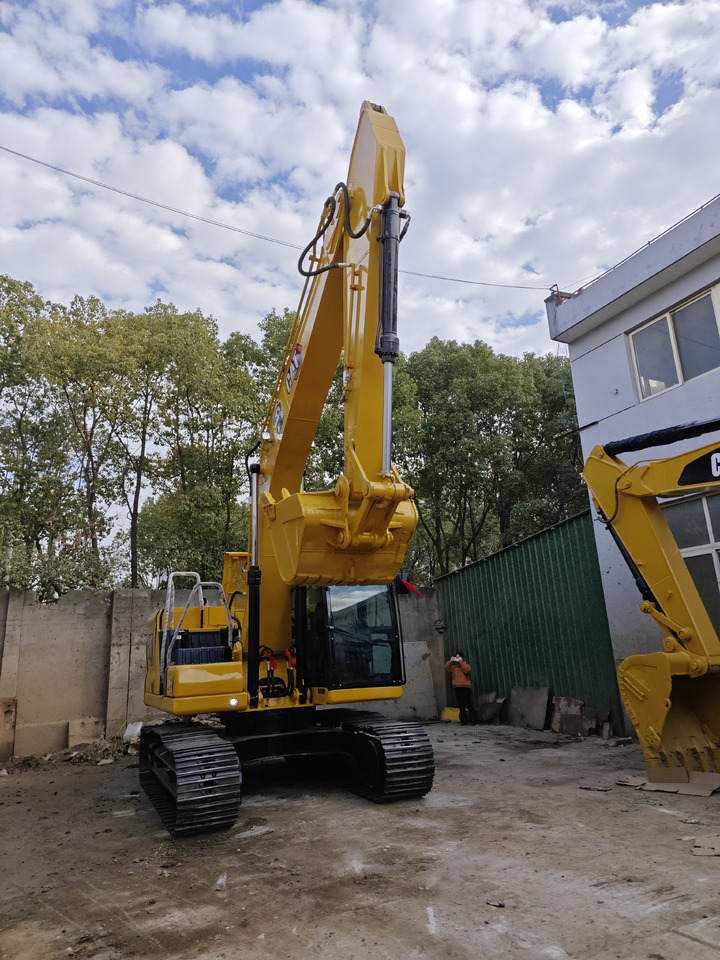 CATERPILLAR 320GC - Kāpurķēžu ekskavators: foto 3 CATERPILLAR 320GC - Kāpurķēžu ekskavators: foto 3