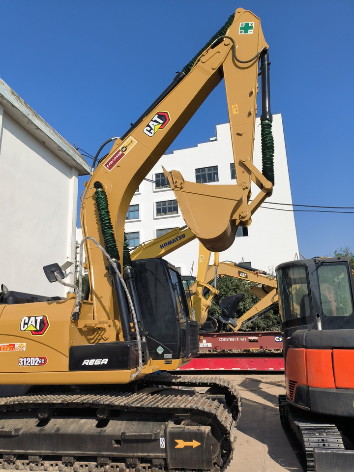 CATERPILLAR 321D2gc - Kāpurķēžu ekskavators: foto 2 CATERPILLAR 321D2gc - Kāpurķēžu ekskavators: foto 2