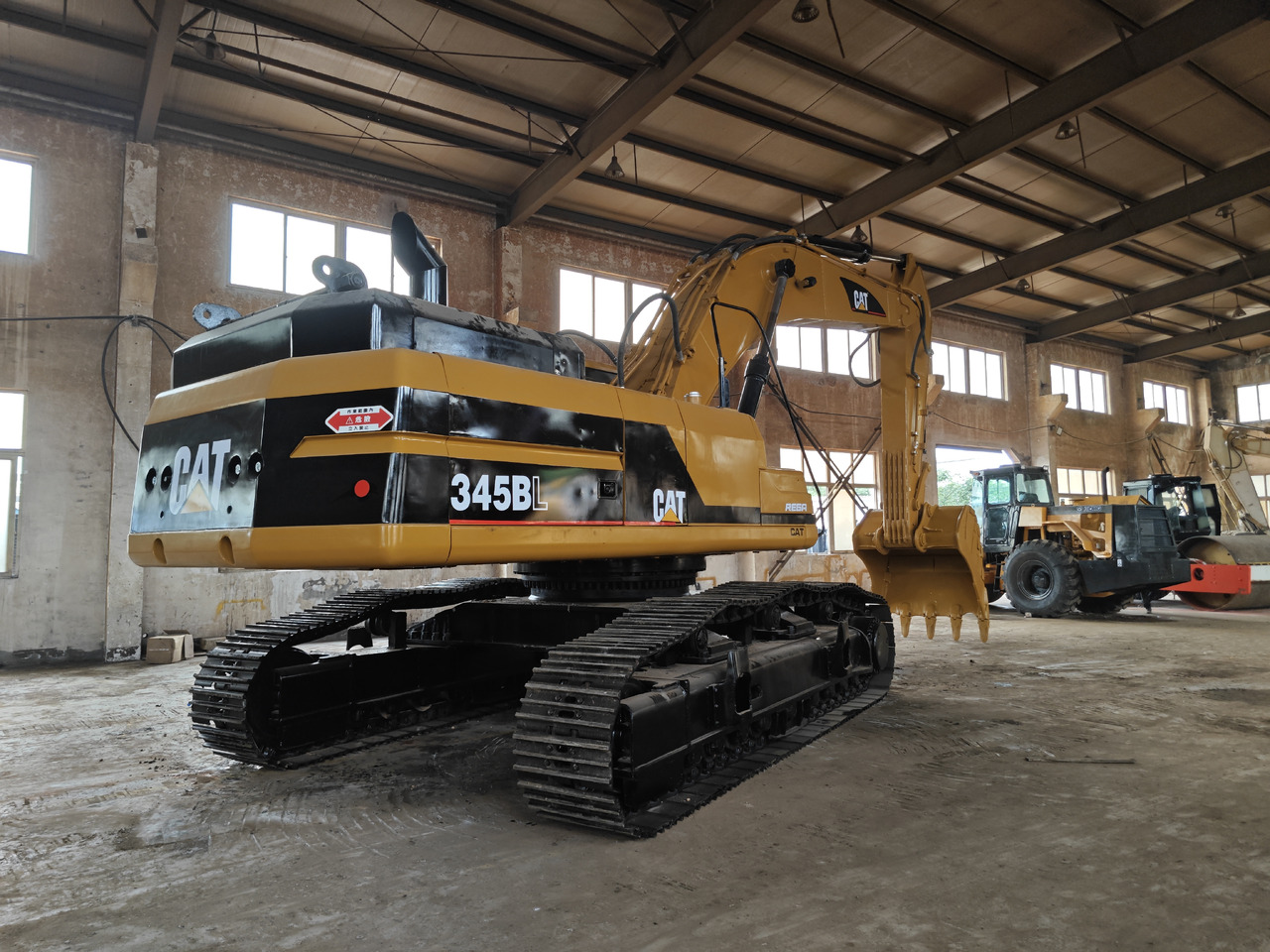 CATERPILLAR 345B - Kāpurķēžu ekskavators: foto 2 CATERPILLAR 345B - Kāpurķēžu ekskavators: foto 2