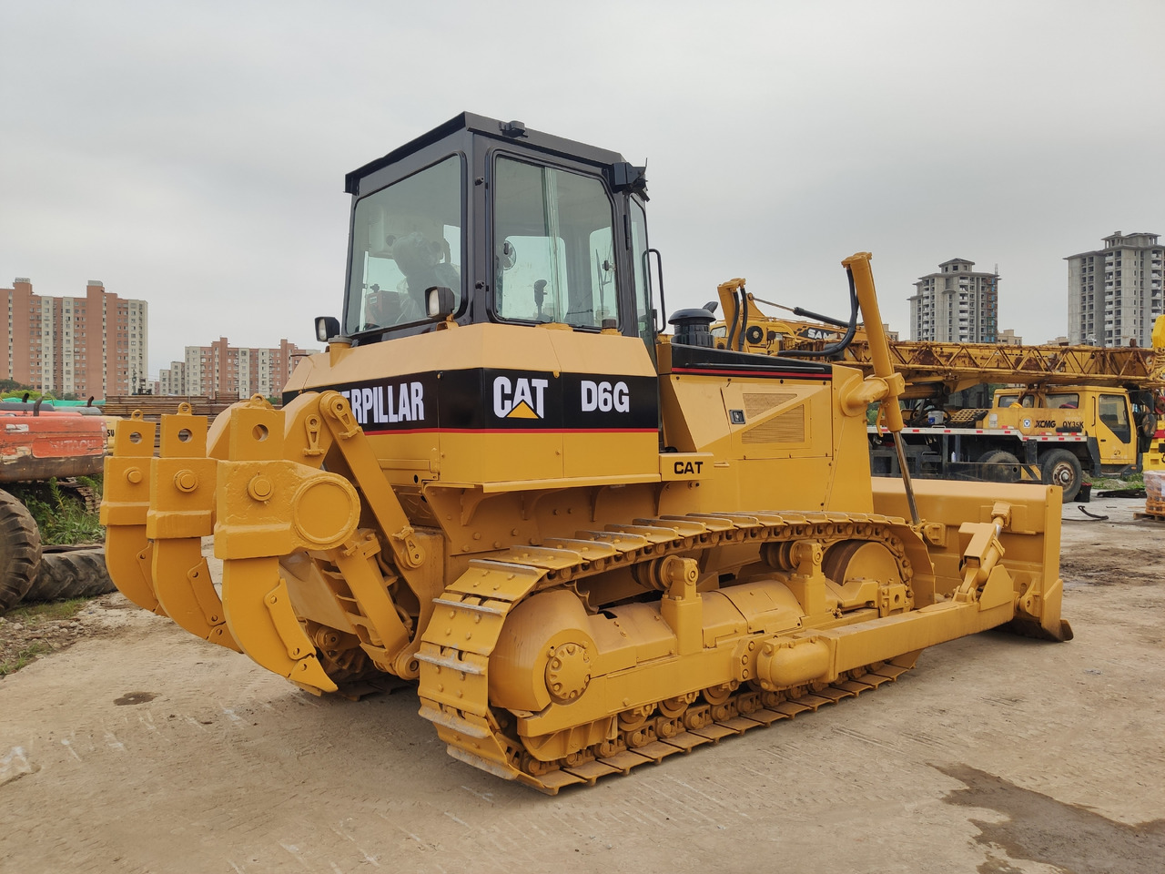 CATERPILLAR D6G Used bulldozer - Buldozers: foto 2 CATERPILLAR D6G Used bulldozer - Buldozers: foto 2