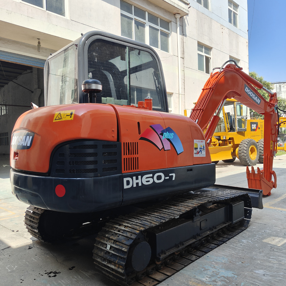 Doosan DH60 - Mini-ekskavators: foto 2 Doosan DH60 - Mini-ekskavators: foto 2