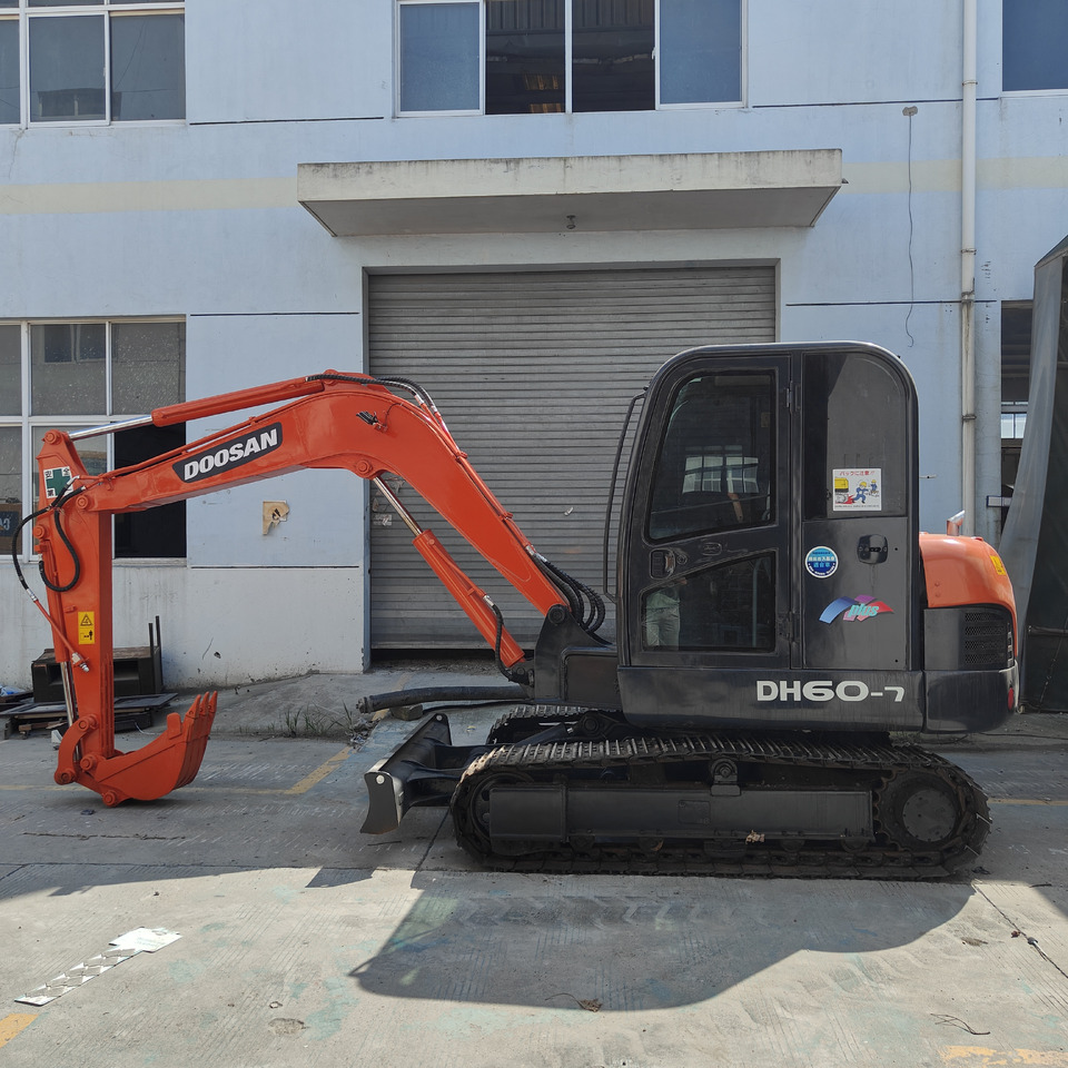 Doosan DH60 - Mini-ekskavators: foto 5 Doosan DH60 - Mini-ekskavators: foto 5
