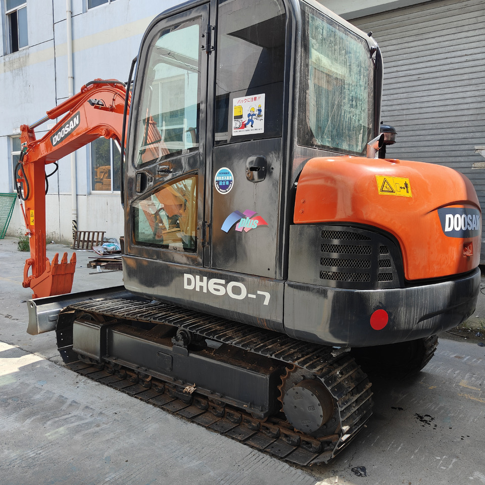 Doosan DH60 - Mini-ekskavators: foto 3 Doosan DH60 - Mini-ekskavators: foto 3