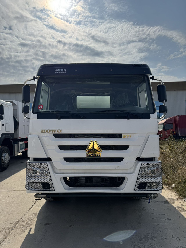 HOWO 371 Tank truck - Autocisterna: foto 2 HOWO 371 Tank truck - Autocisterna: foto 2