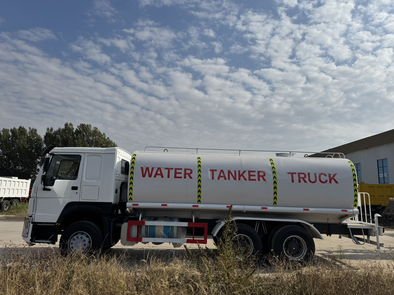 HOWO 371 Water Tanker Truck - Autocisterna: foto 4 HOWO 371 Water Tanker Truck - Autocisterna: foto 4