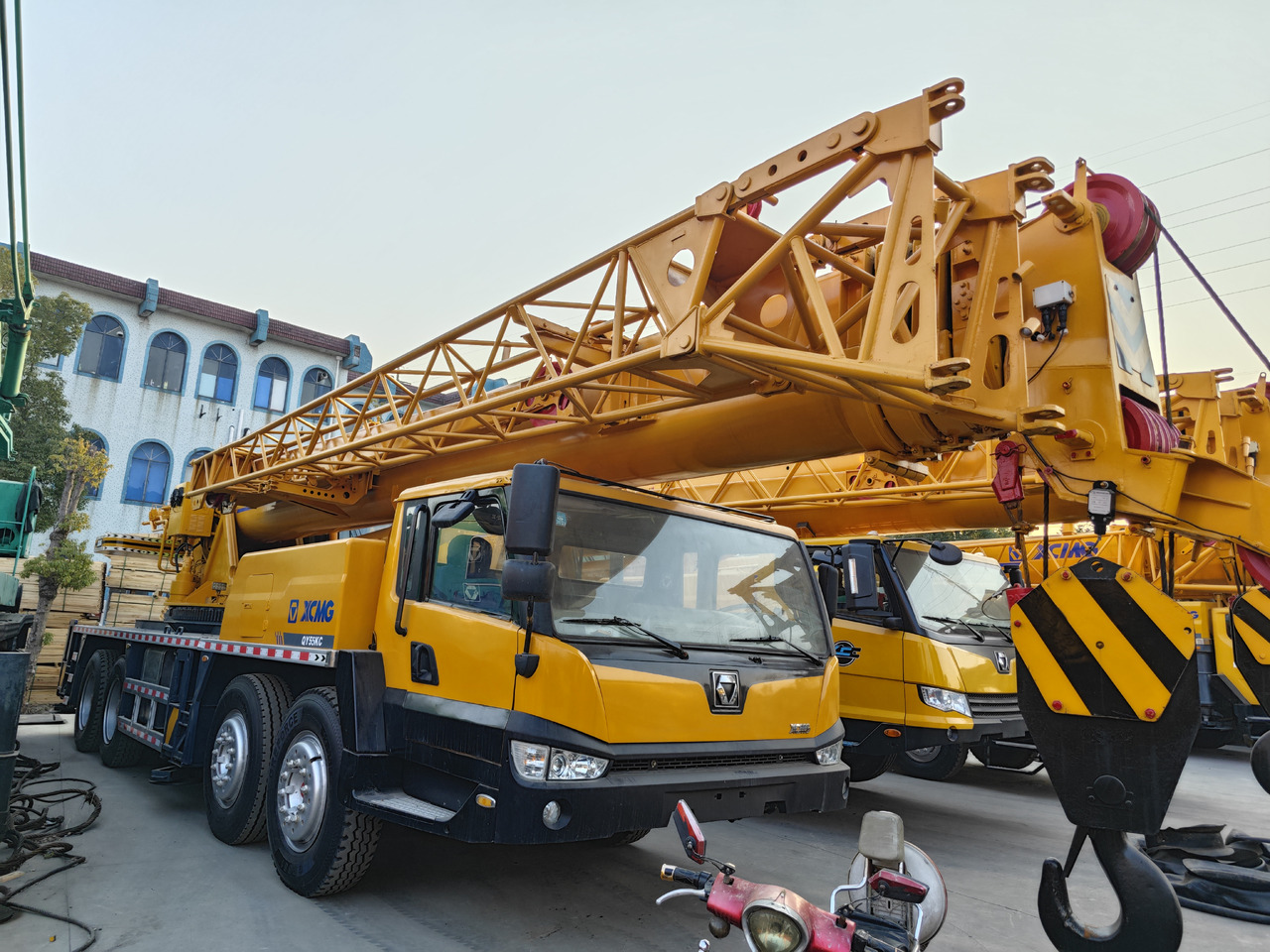 XCMG QY55KC used 55ton truck crane - Autoceltnis: foto 1 XCMG QY55KC used 55ton truck crane - Autoceltnis: foto 1