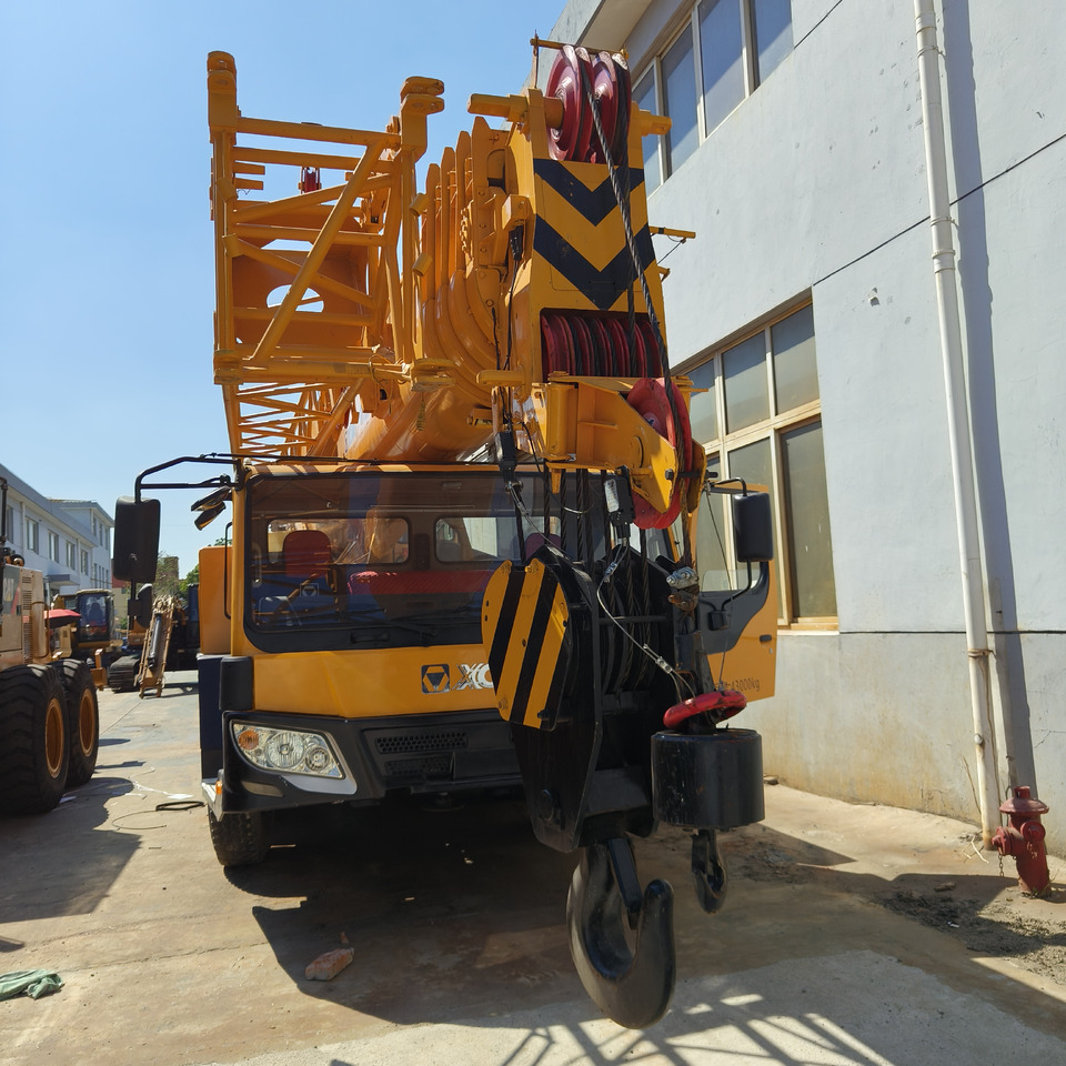 XCMG QY70K Used truck crane - Autoceltnis: foto 3 XCMG QY70K Used truck crane - Autoceltnis: foto 3