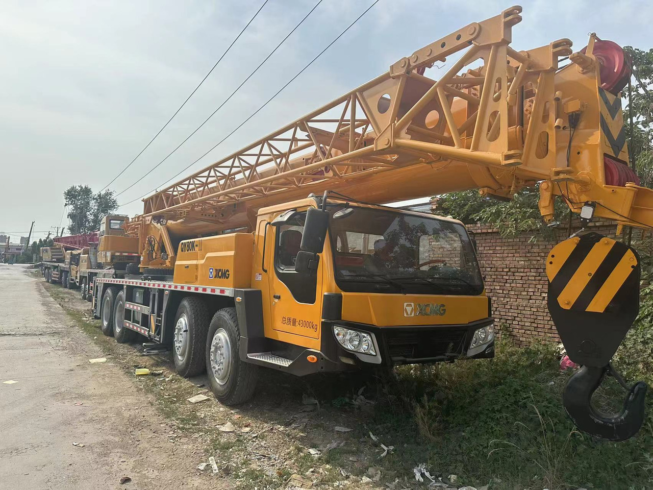 XCMG QY80K used 80ton truck crane - Visurgājējs celtnis: foto 1 XCMG QY80K used 80ton truck crane - Visurgājējs celtnis: foto 1