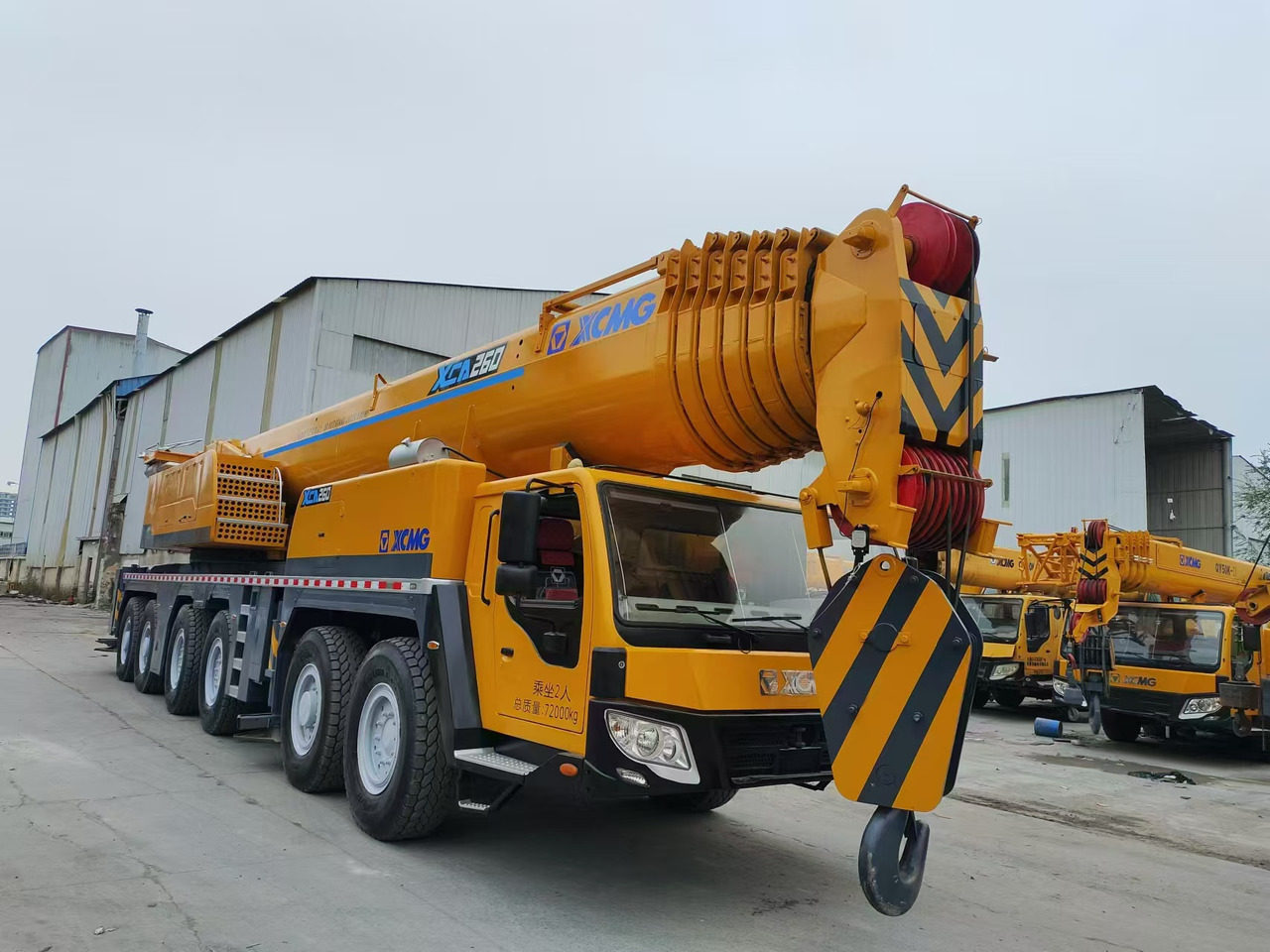 XCMG XCA260 260TON TRUCK CRANE - Autoceltnis: foto 3 XCMG XCA260 260TON TRUCK CRANE - Autoceltnis: foto 3
