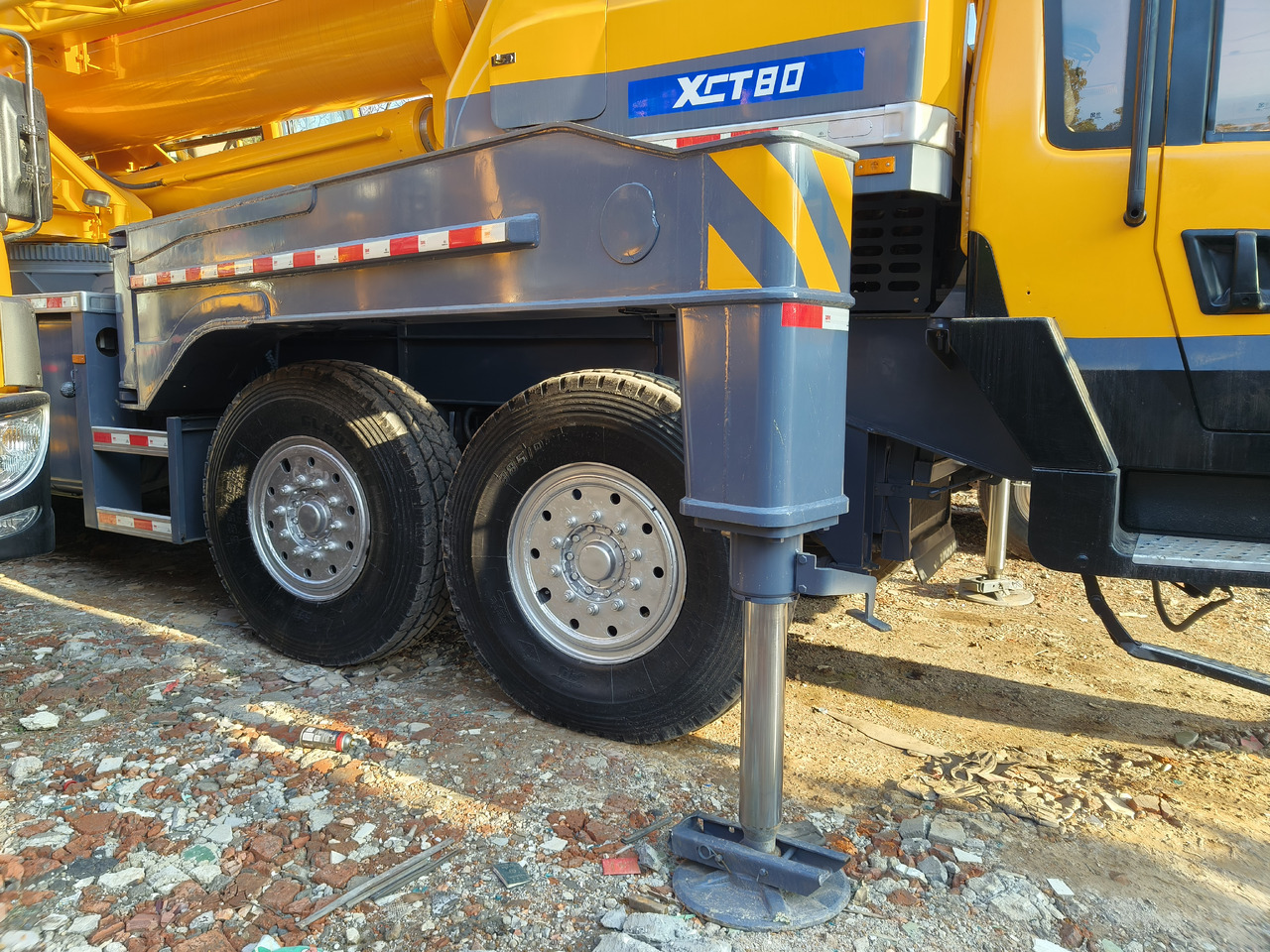 XCMG XCT80 80t crane - Autoceltnis: foto 5 XCMG XCT80 80t crane - Autoceltnis: foto 5