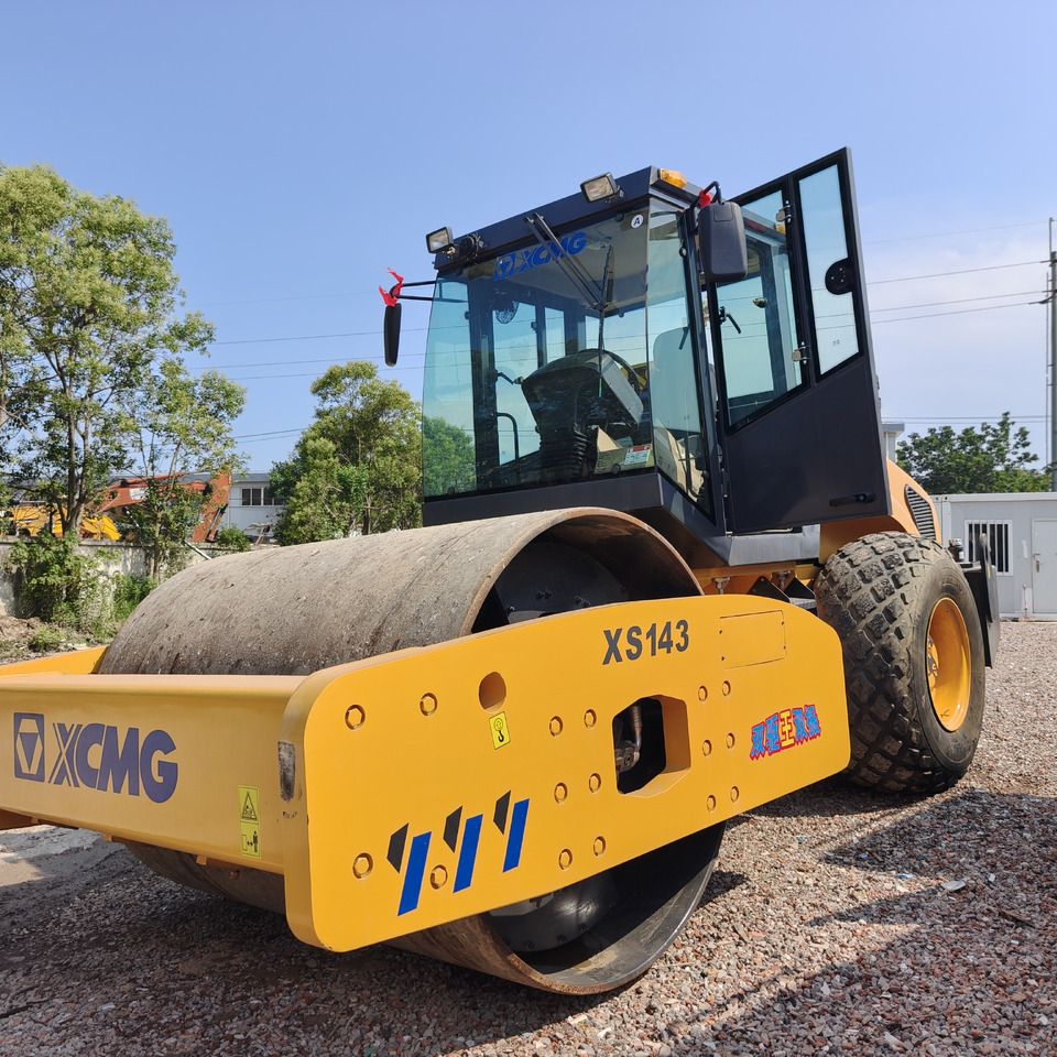 XCMG XS143J - Vibrorullis: foto 3 XCMG XS143J - Vibrorullis: foto 3