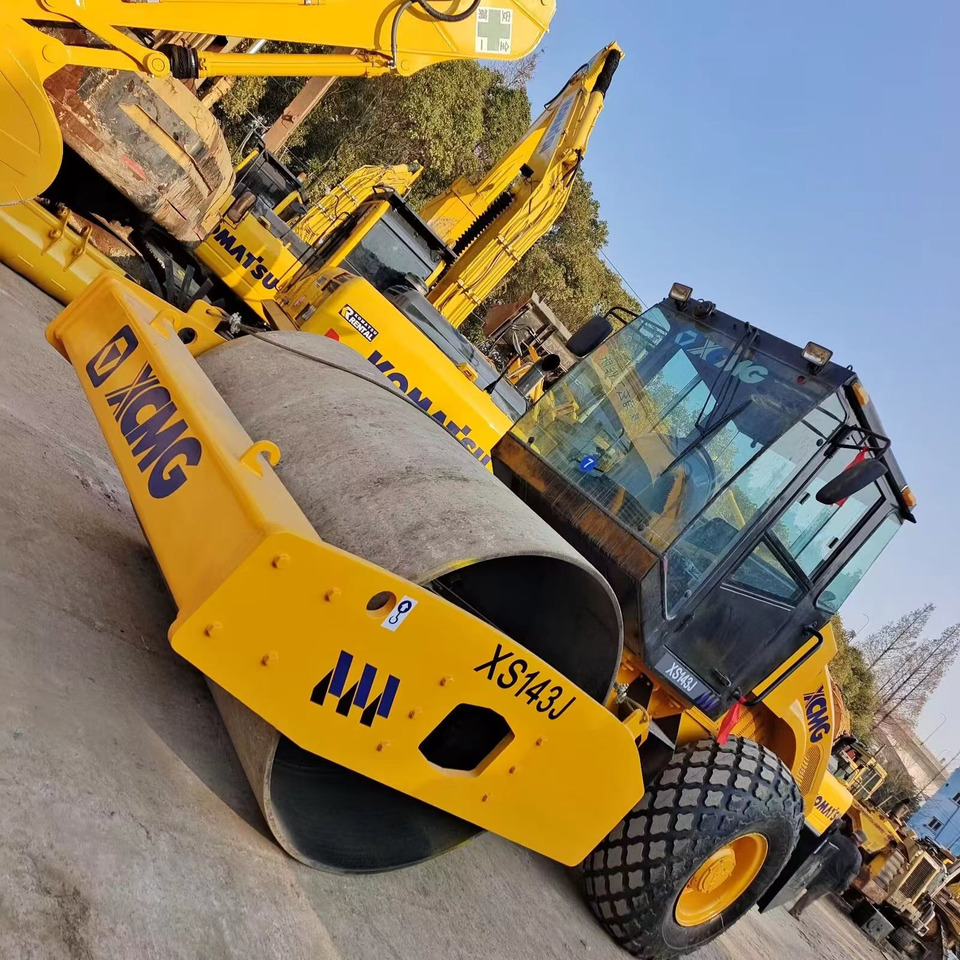 XCMG XS143J road roller - Vibrorullis: foto 3 XCMG XS143J road roller - Vibrorullis: foto 3