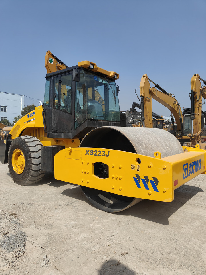 XCMG XS223J Roller Road - Vibrorullis: foto 3 XCMG XS223J Roller Road - Vibrorullis: foto 3