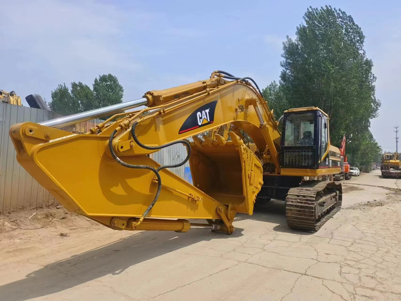 Caterpillar 330B Used excavator - Kāpurķēžu ekskavators: foto 5 Caterpillar 330B Used excavator - Kāpurķēžu ekskavators: foto 5