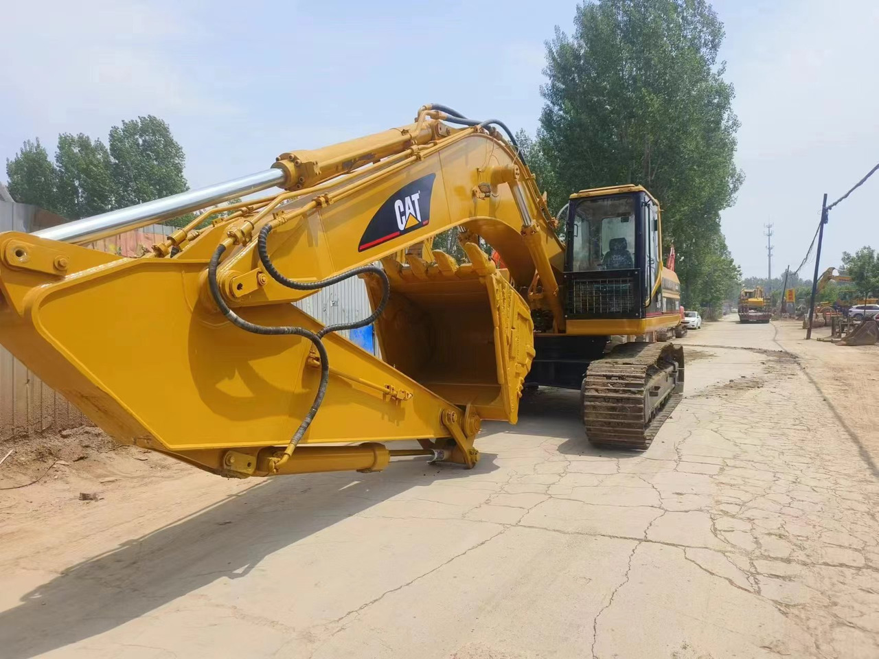 Caterpillar 330B Used excavator - Kāpurķēžu ekskavators: foto 2 Caterpillar 330B Used excavator - Kāpurķēžu ekskavators: foto 2