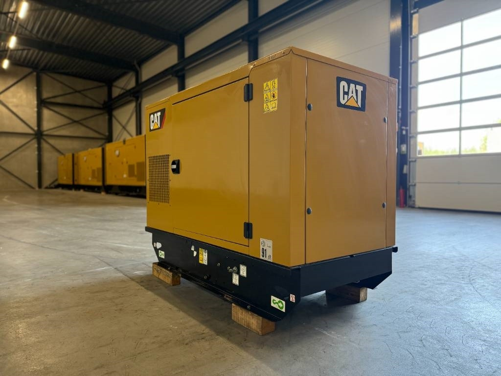 CAT DE22E3 - 22 kVA Generator - DPX-12641 - Elektroģenerators: foto 3 CAT DE22E3 - 22 kVA Generator - DPX-12641 - Elektroģenerators: foto 3