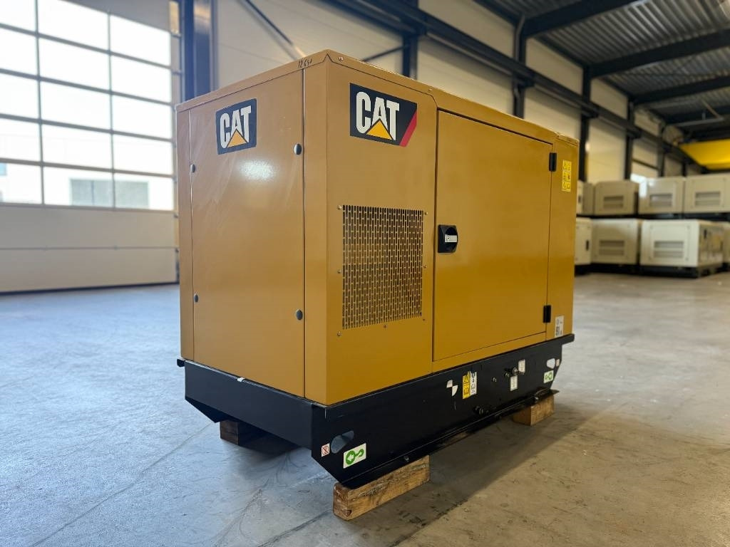 CAT DE22E3 - 22 kVA Generator - DPX-12641 - Elektroģenerators: foto 4 CAT DE22E3 - 22 kVA Generator - DPX-12641 - Elektroģenerators: foto 4