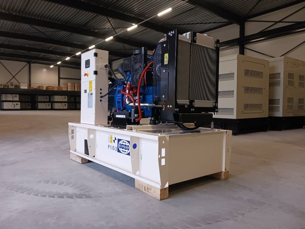 FG Wilson P110-3 - 110 kVA Open Genset - DPX-16008-O - Elektroģenerators: foto 3 FG Wilson P110-3 - 110 kVA Open Genset - DPX-16008-O - Elektroģenerators: foto 3
