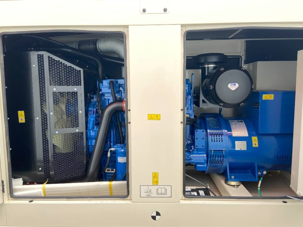 FG Wilson P400-3 - 400 kVA Genset - DPX-16017 - Elektroģenerators: foto 4 FG Wilson P400-3 - 400 kVA Genset - DPX-16017 - Elektroģenerators: foto 4