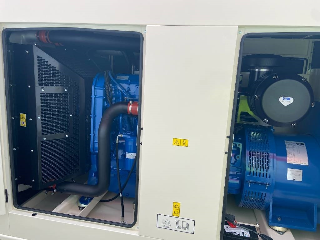 FG Wilson P715-3 - 715 kVA Genset - DPX-16023 - Elektroģenerators: foto 4 FG Wilson P715-3 - 715 kVA Genset - DPX-16023 - Elektroģenerators: foto 4