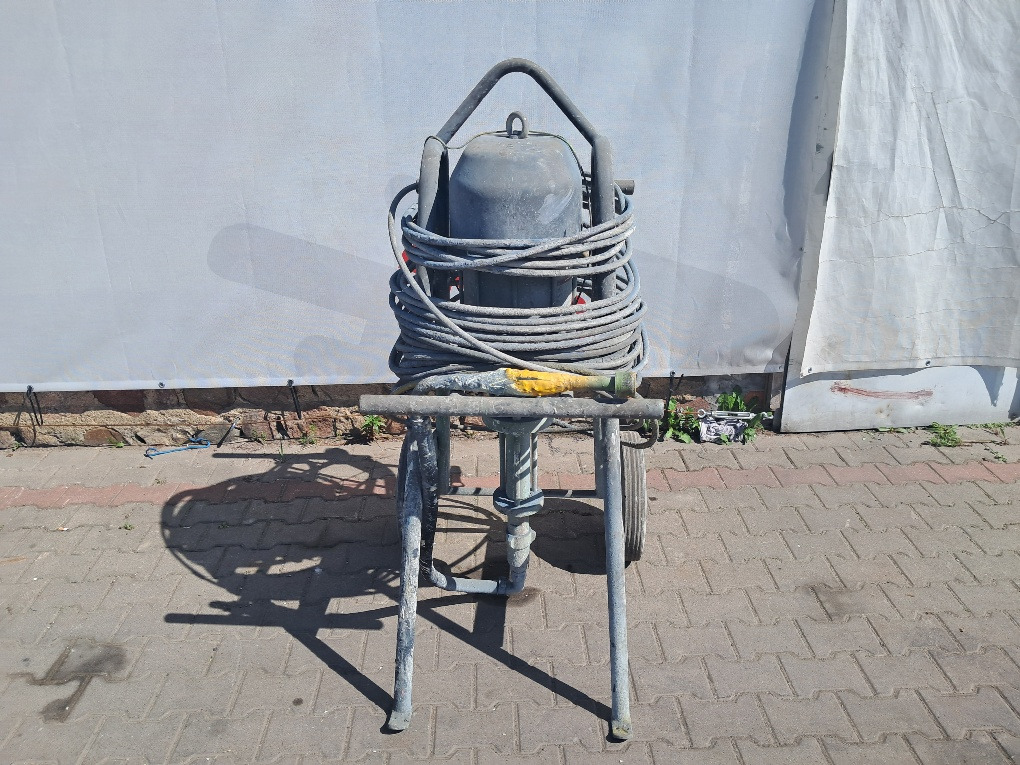 Agregat malarski pompa WAGNER PROTEC 95-150 - Rok 2022 - 530 bar - AIRLESS - Celtniecības maisītājs: foto 2 Agregat malarski pompa WAGNER PROTEC 95-150 - Rok 2022 - 530 bar - AIRLESS - Celtniecības maisītājs: foto 2