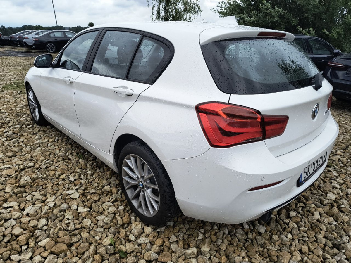 BMW 118i GPF Sport Line HATCHBACK - Hečbeks: foto 4 BMW 118i GPF Sport Line HATCHBACK - Hečbeks: foto 4