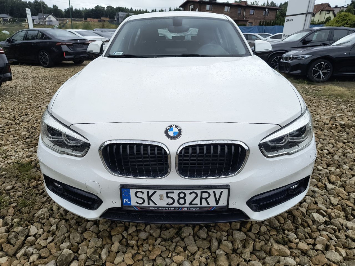 BMW 118i GPF Sport Line HATCHBACK - Hečbeks: foto 5 BMW 118i GPF Sport Line HATCHBACK - Hečbeks: foto 5