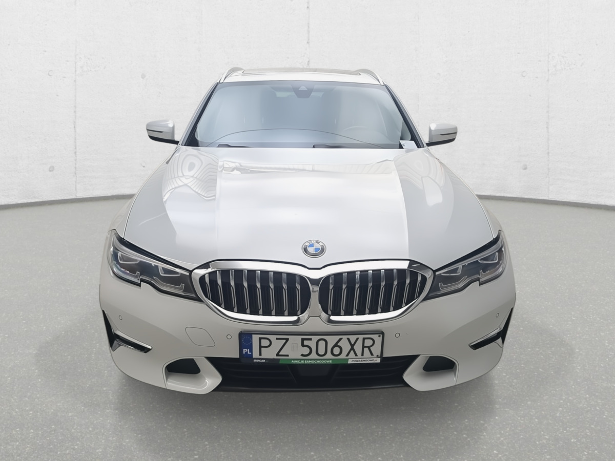 BMW 320D XDRIVE KOMBI - Vieglā automašīna: foto 3 BMW 320D XDRIVE KOMBI - Vieglā automašīna: foto 3