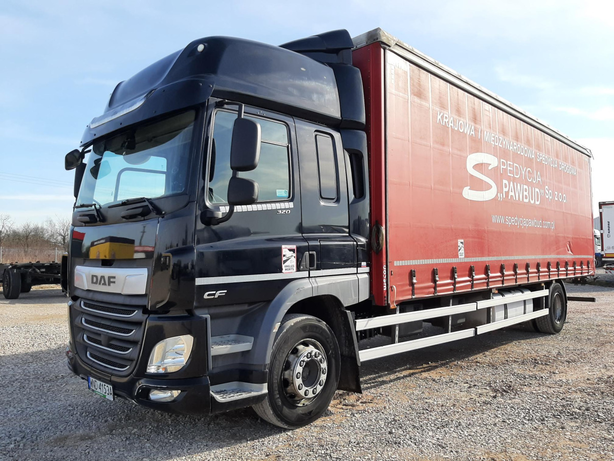 DAF CF 320 FA/ZSP SOLÓWKA - Kravas automašīna ar tentu: foto 2 DAF CF 320 FA/ZSP SOLÓWKA - Kravas automašīna ar tentu: foto 2