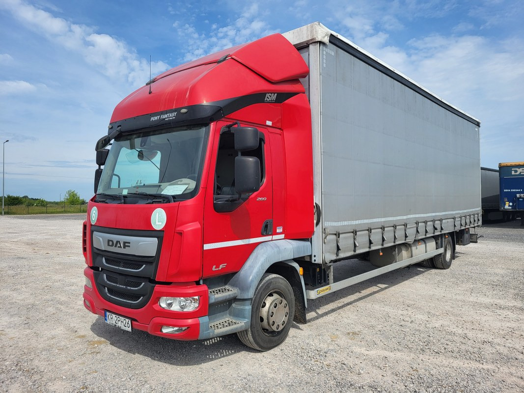 DAF LF SOLÓWKA - Kravas automašīna ar tentu: foto 2 DAF LF SOLÓWKA - Kravas automašīna ar tentu: foto 2